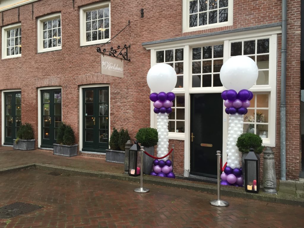 De Ballonnenkoning-Koetshuis-Rotterdam-ballonnen-ballonpilaren-paars-lavendel