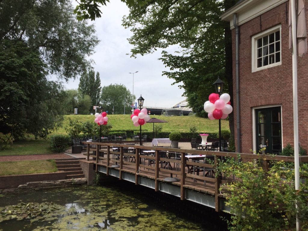 De Ballonnenkoning-Koetshuis-Rotterdam-ballonnen-ballontrossen-magenta-roze