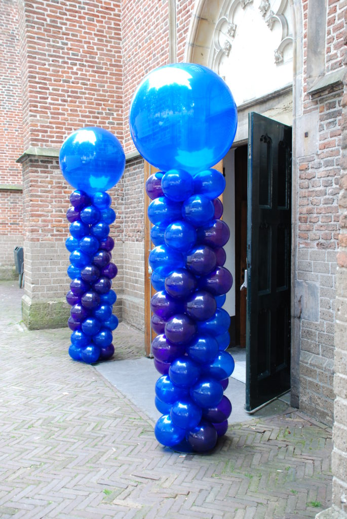 De Ballonnenkoning - ballonpilaren - blauw paars - blauwe topballon