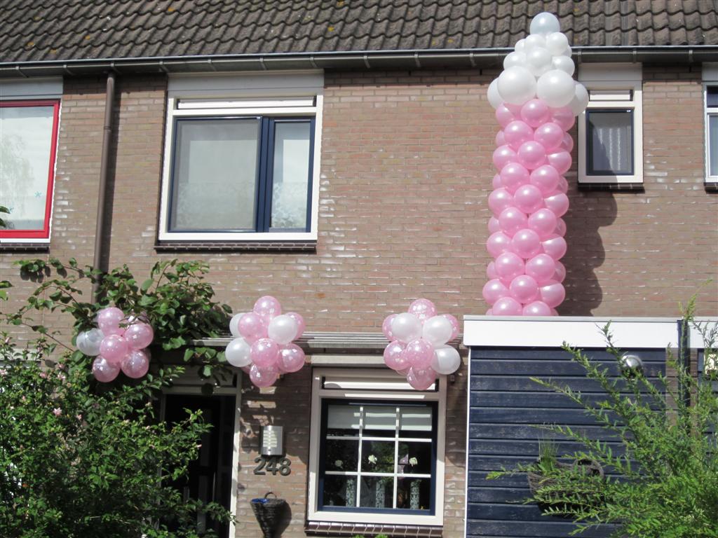 De Ballonnenkoning - ballonfles - roze wit - trossen ballonnen - roze wit
