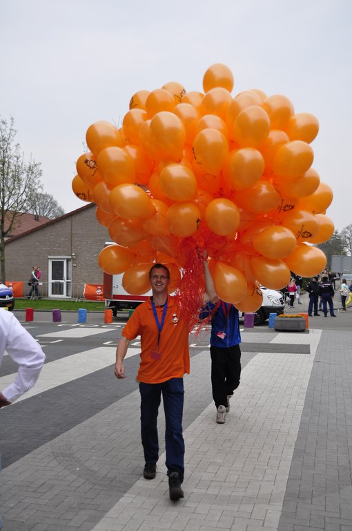 De Ballonnenkoning - Leveren ballonnen met eco lint oranje