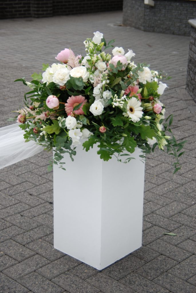 De Ballonnenkoning - bloem decoratie - bloemstuk - wit roze groen