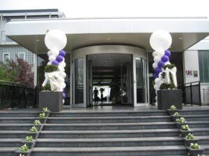 De Ballonnenkoning- Hotel Ara -ballonpilaren entree De Ballonnenkoning- Hotel Ara -ballonpilaren entree