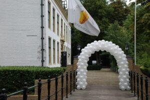 De Ballonnenkoning-Kasteel van Rhoon-ballondecoratie-ballonnen boog brug De Ballonnenkoning-Kasteel van Rhoon-ballondecoratie-ballonnen boog brug