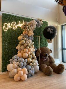 Gender Reveal met Oh Baby neon lichtletters en Teddybeer Backdrop Gender Reveal met Oh Baby neon lichtletters en Teddybeer Backdrop