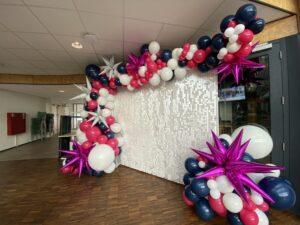 De Ballonnenkoning – shimmer wit met magenta De Ballonnenkoning – shimmer wit met magenta