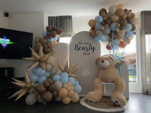 De Ballonnenkoning – Backdrop bearly wait De Ballonnenkoning – Backdrop bearly wait