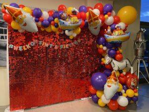 De Ballonnenkoning – Sinterklaas met ballonnen Shimmerwall De Ballonnenkoning – Sinterklaas met ballonnen Shimmerwall