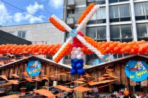 De Ballonnenkoning – Koningsdag Stadhuisplein Rotterdam Apres Skihut Resized