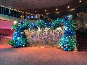 De Ballonnenkoning – SS Rotterdam Grand Ballroom met WOW-Factor XXL Shimmerwall met ballonslinger en Sparkle ballonnen