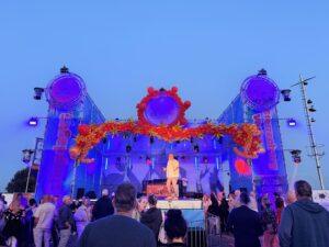 De Ballonnenkoning – Decoratie organische ballonslinger goud en rood