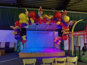 De Ballonnenkoning – Decoratie podium Sinterklaas De Ballonnenkoning – Decoratie podium Sinterklaas