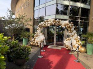 De Ballonnenkoning – Organische ballonboog – Wedding Boathouse De Ballonnenkoning – Organische ballonboog – Wedding Boathouse