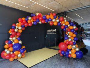 De Ballonnenkoning – Organische boog behandeld