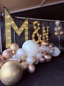 De Ballonnenkoning – Lichtletters organische decoratie De Ballonnenkoning – Lichtletters organische decoratie