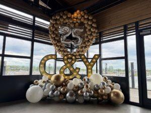 De Ballonnenkoning – Lichtletters C & Y met ballonnen en hart De Ballonnenkoning – Lichtletters C & Y met ballonnen en hart